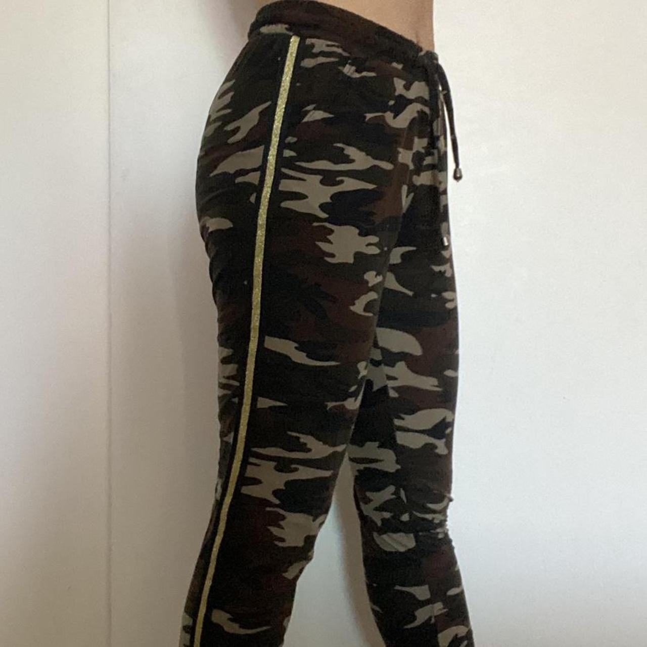 Hot kiss camo online joggers