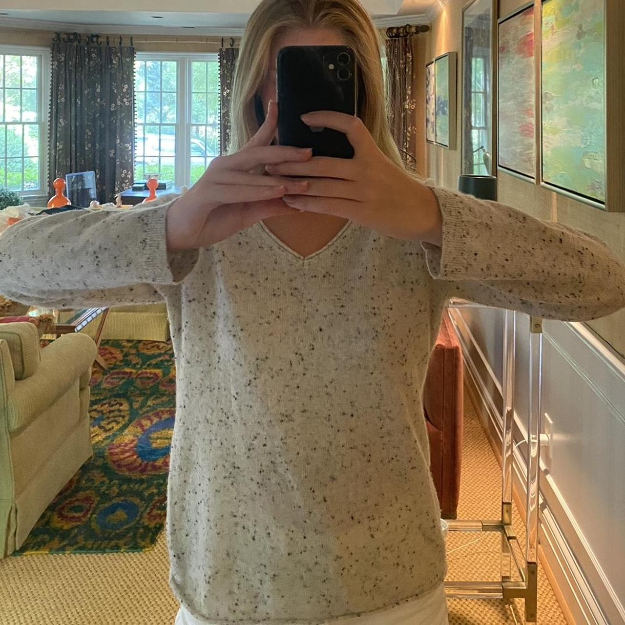 CLAUDIA NICHOLE v neck speckled grey cashmere. Depop