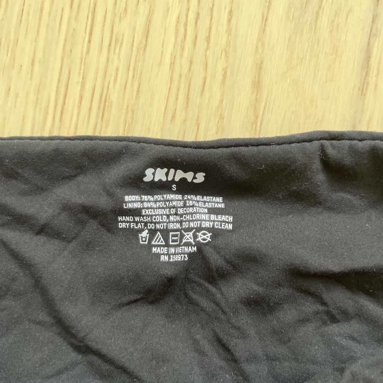 Skims fits everybody bandeau Size small /... - Depop
