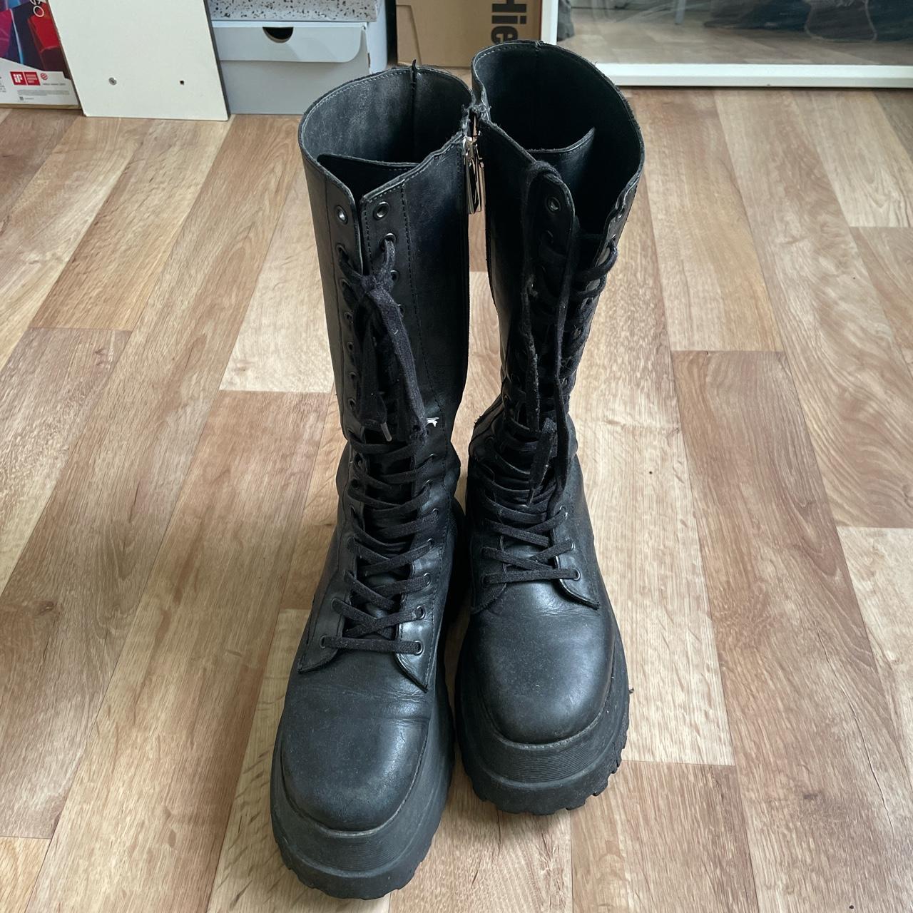 amazing platform boots with a super comfortable... - Depop