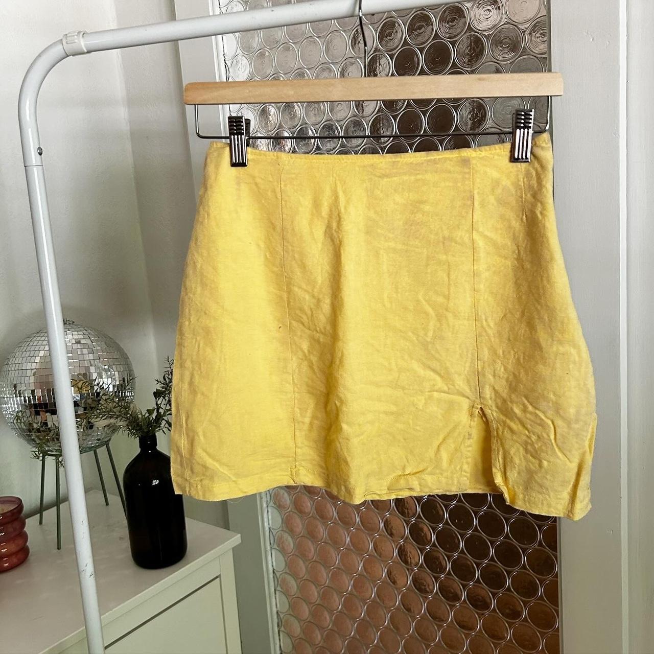 Glassons lemon A-line mini skirt with slit 🍋💛 - Depop