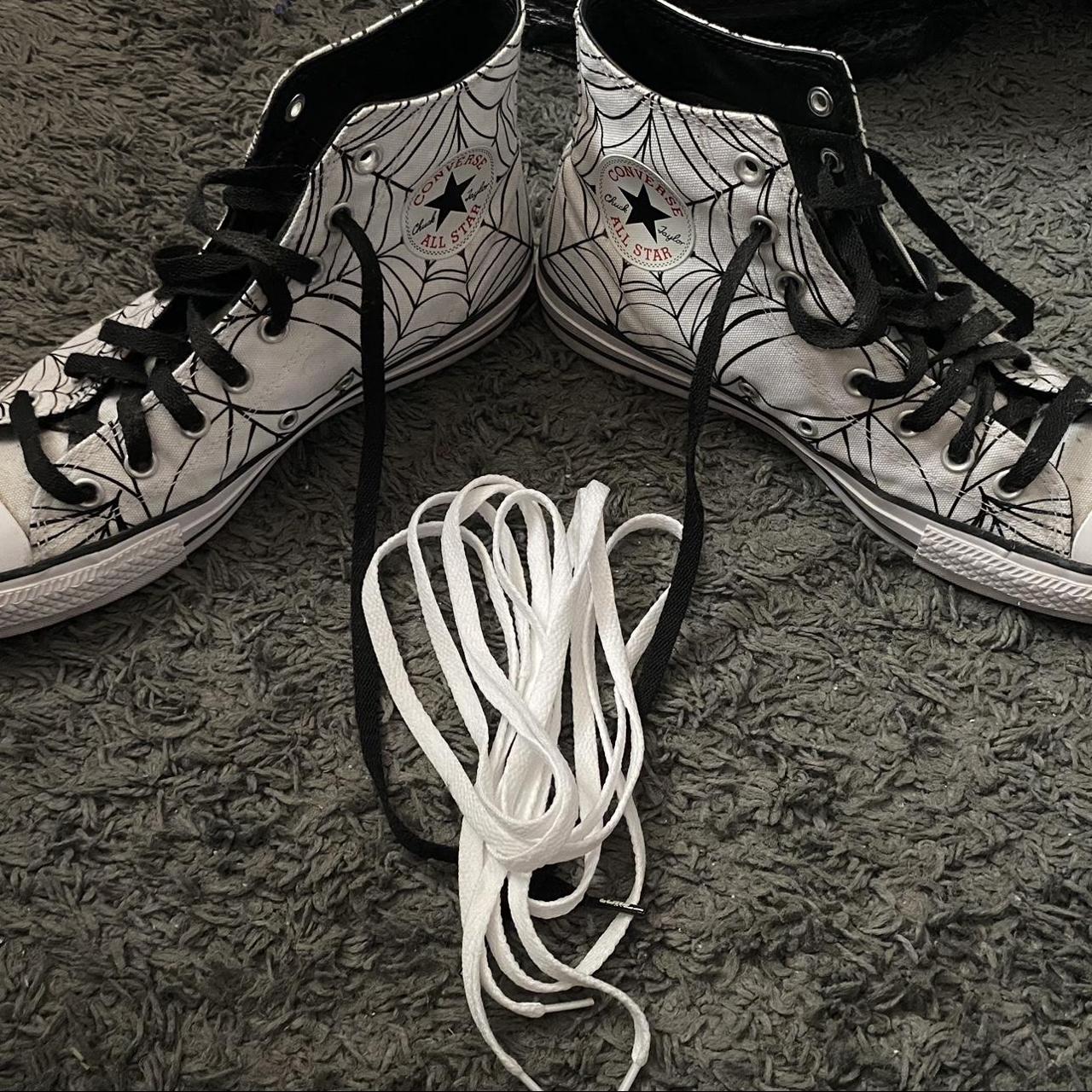 Black and hotsell white converse aesthetic