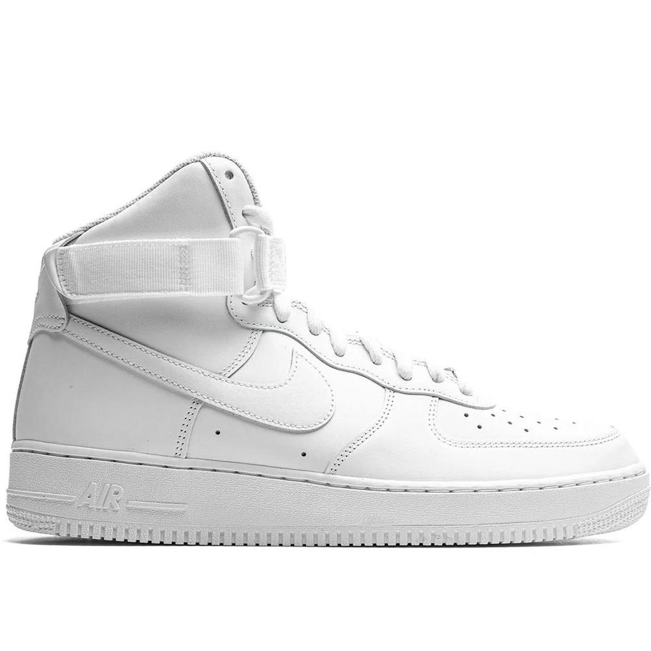 white airforce 1s size 5