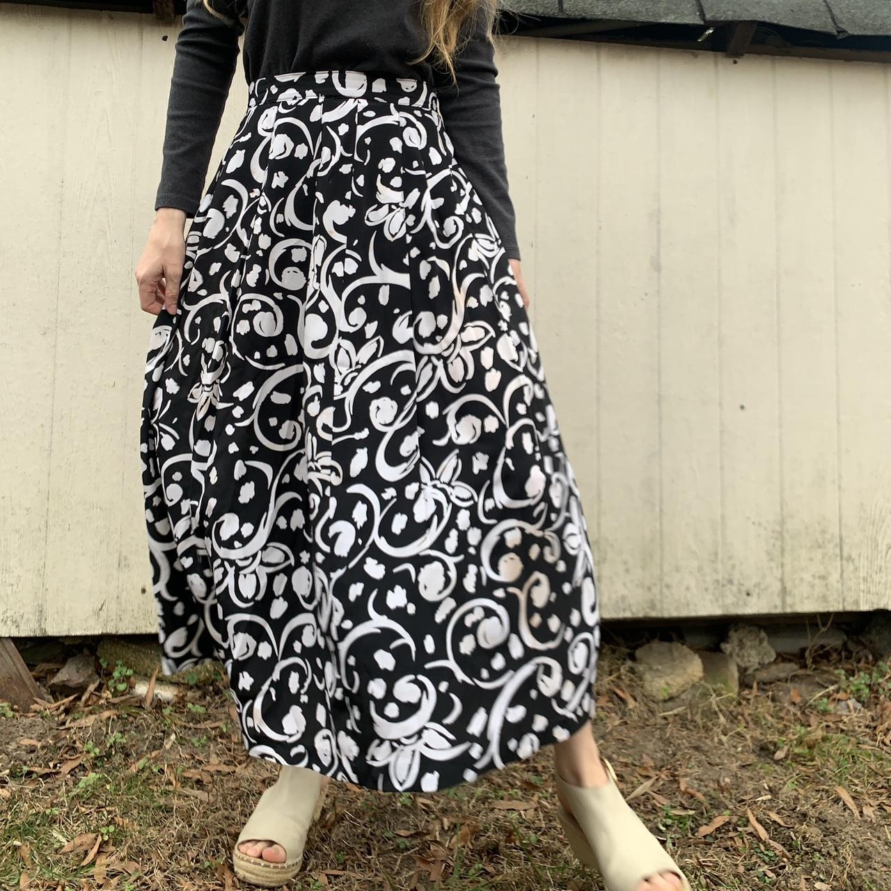Women's Black and White Skirt (2)