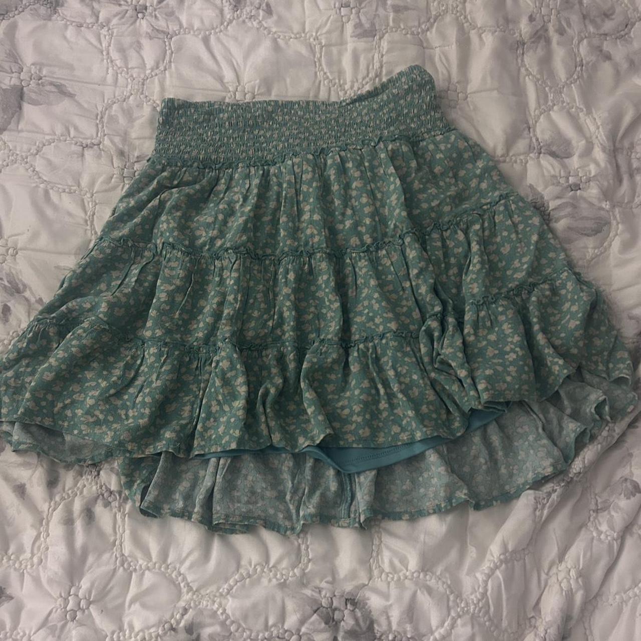 american eagle skirt , very cute just don’t know how... Depop