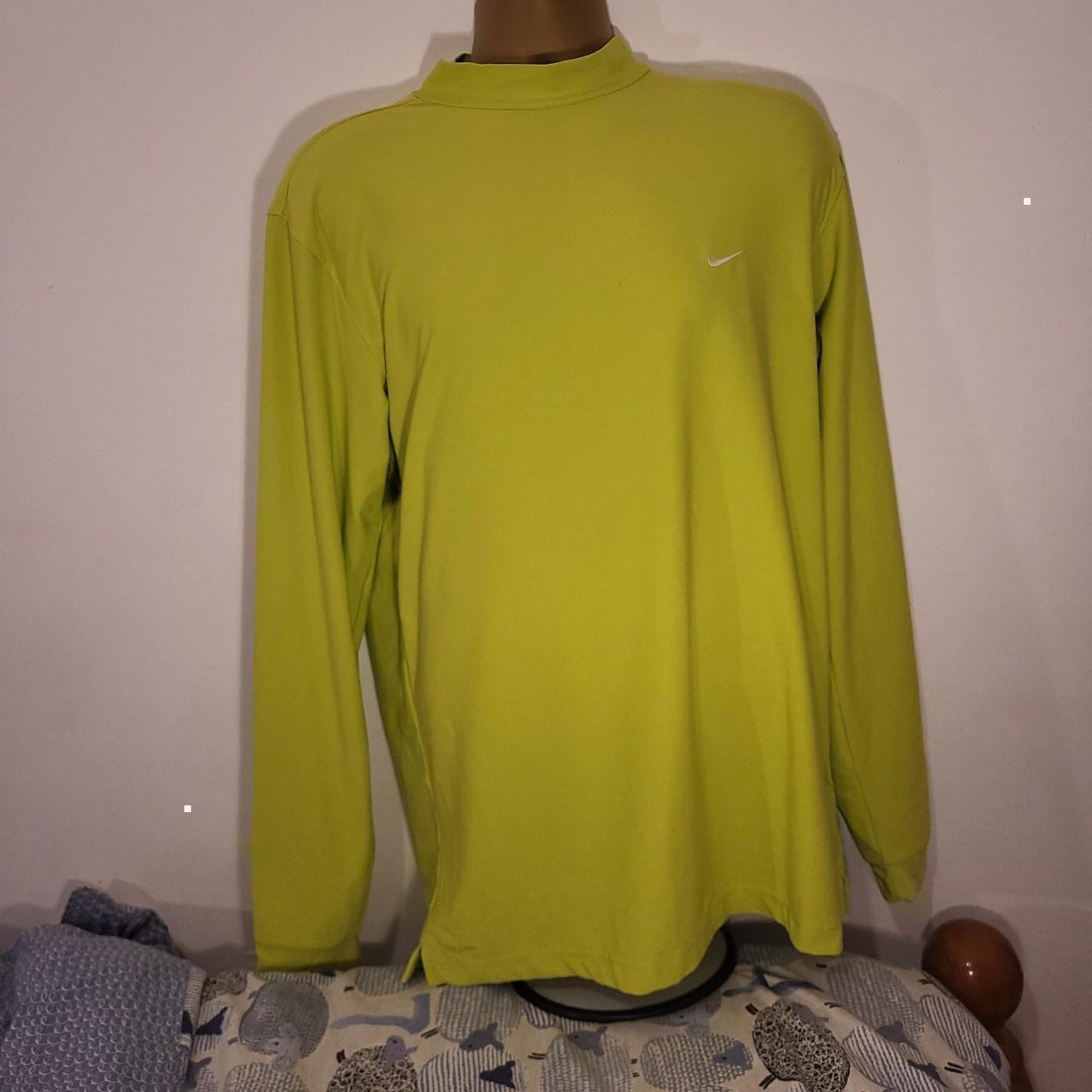Nike Men's Green Tshirt Depop