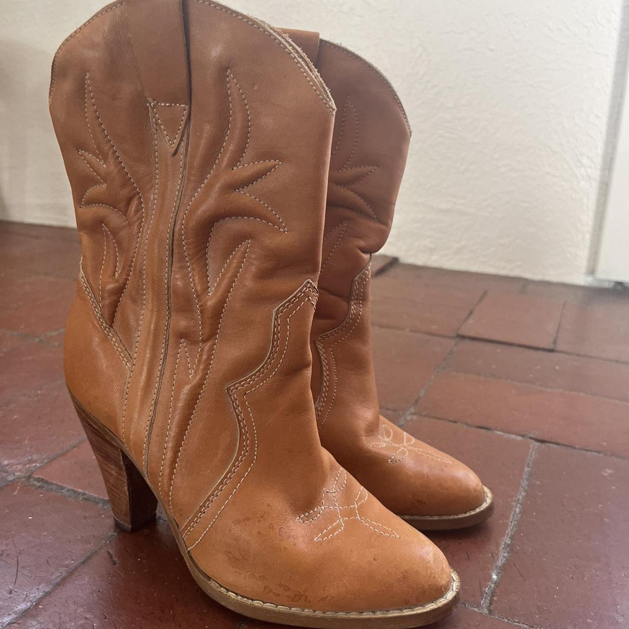 Vintage high heel cowgirl boots size 6! Super cute... Depop