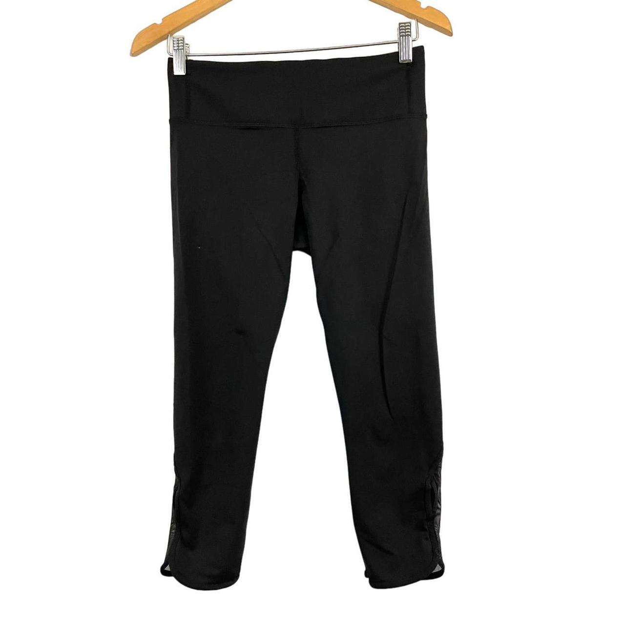 Lululemon Black Capri Leggings Sz 6 Yoga Activewear - Depop