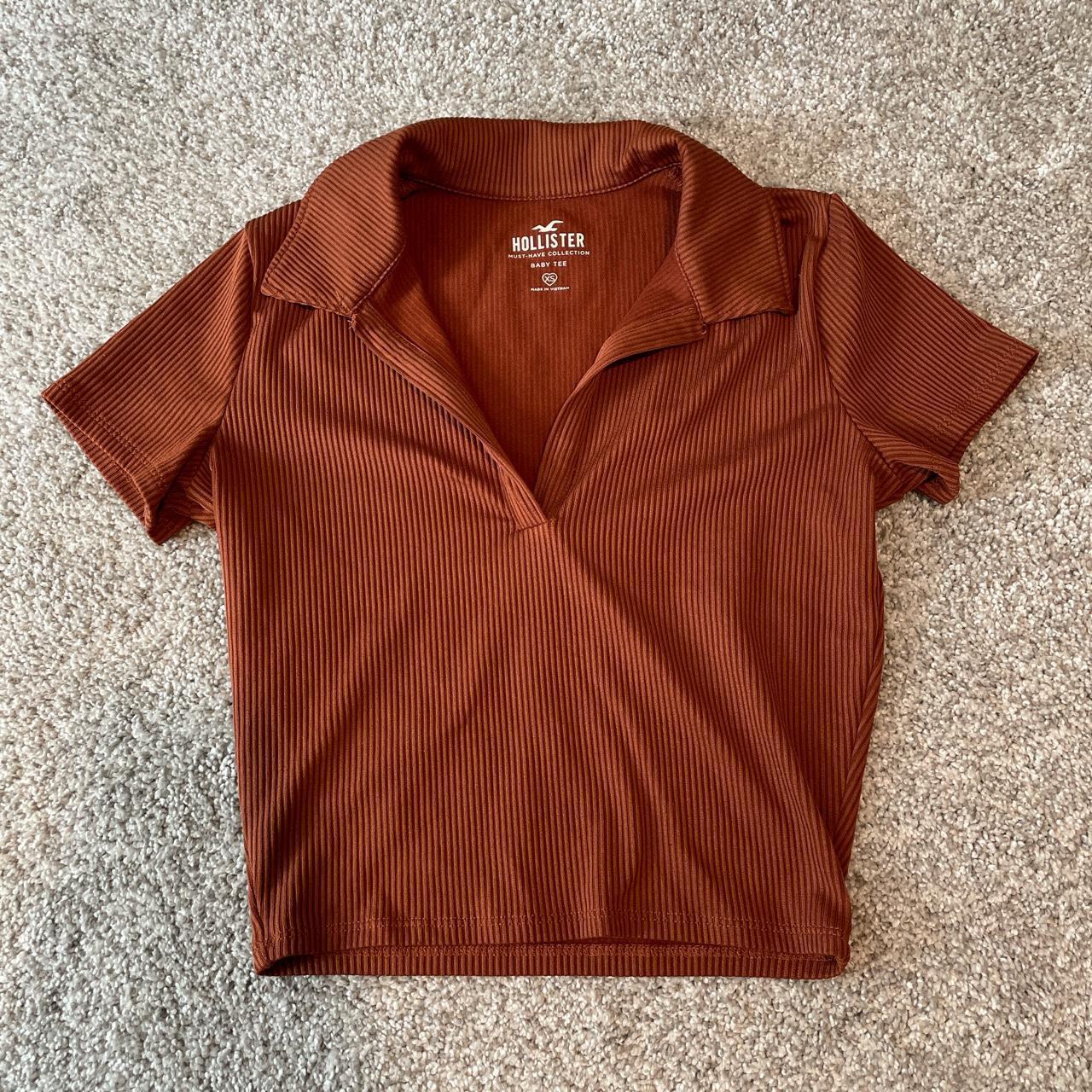 Hollister seamless ribbed top It’s a little darker... - Depop