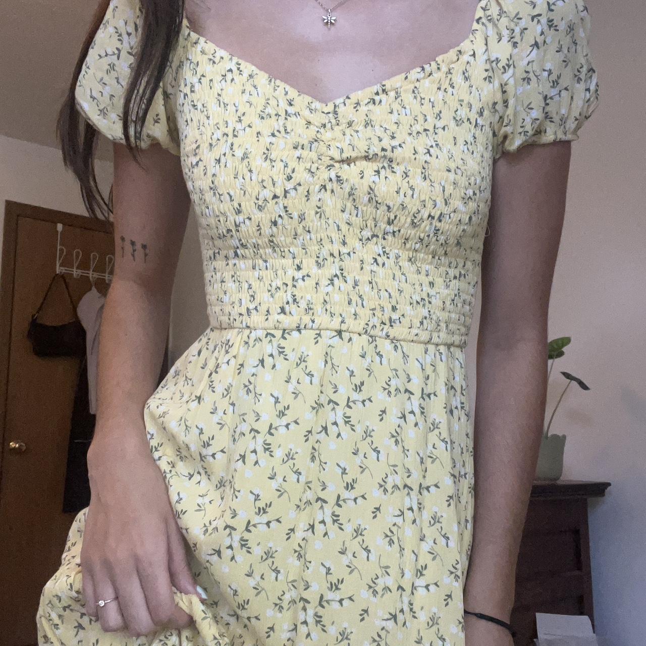 yellow floral mini dress 🌼 puffed sleeves, stretchy... - Depop