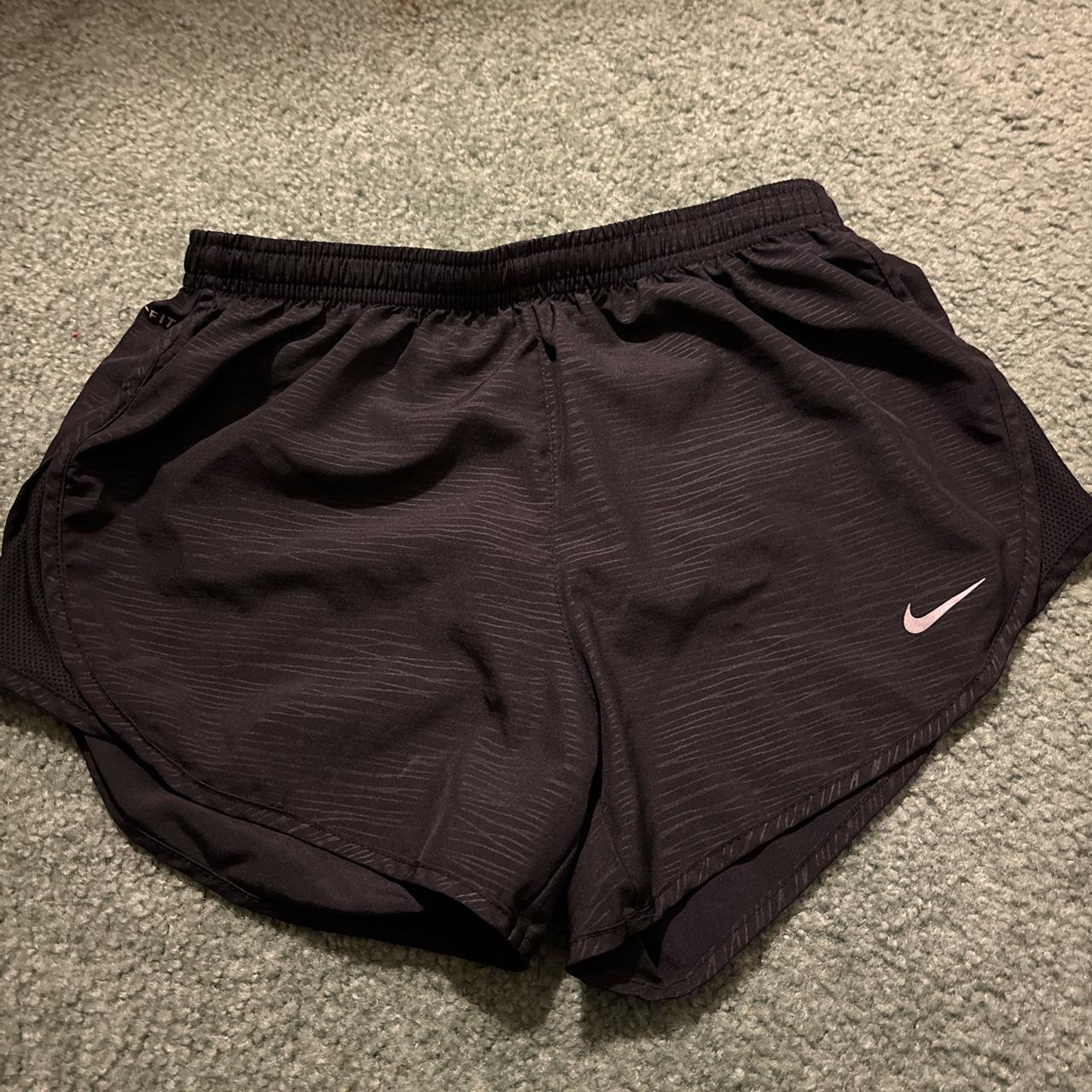 Nike women's running shorts with zipper pocket best sale