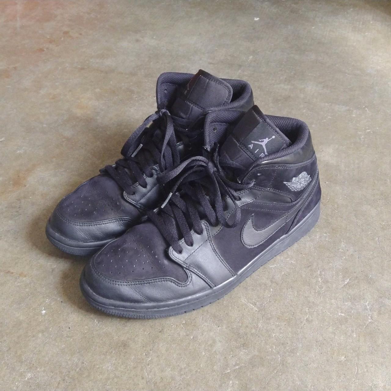 mens black jordan trainers