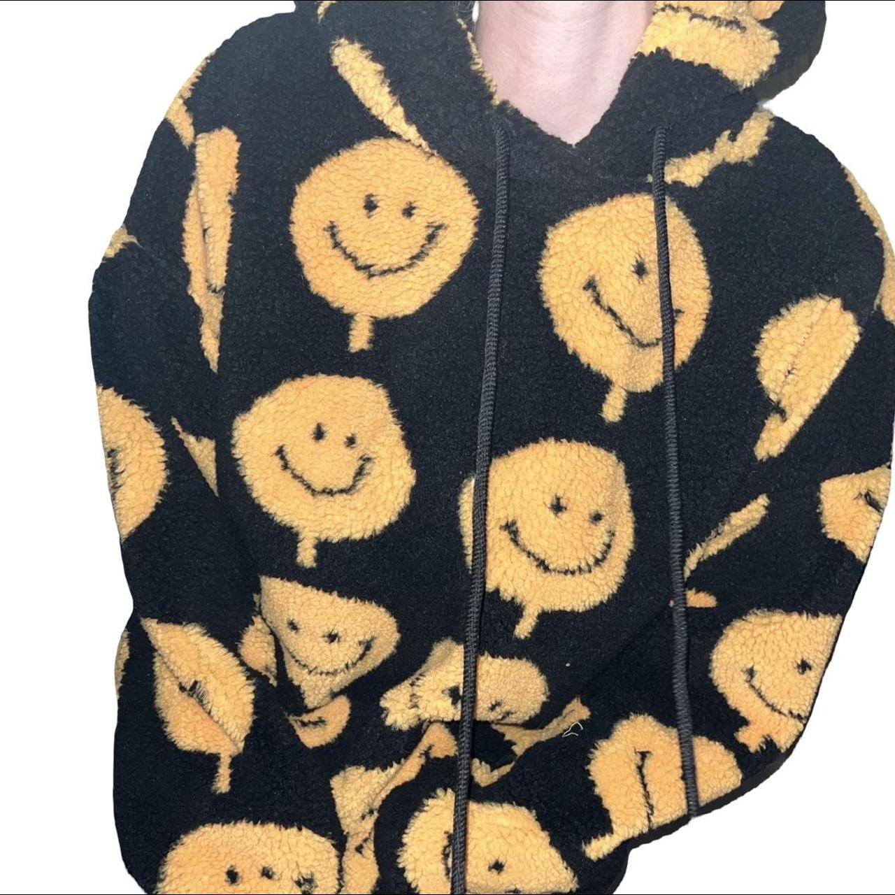 Trippy smiley face hoodie super fleecy ONLY ONE ON... - Depop