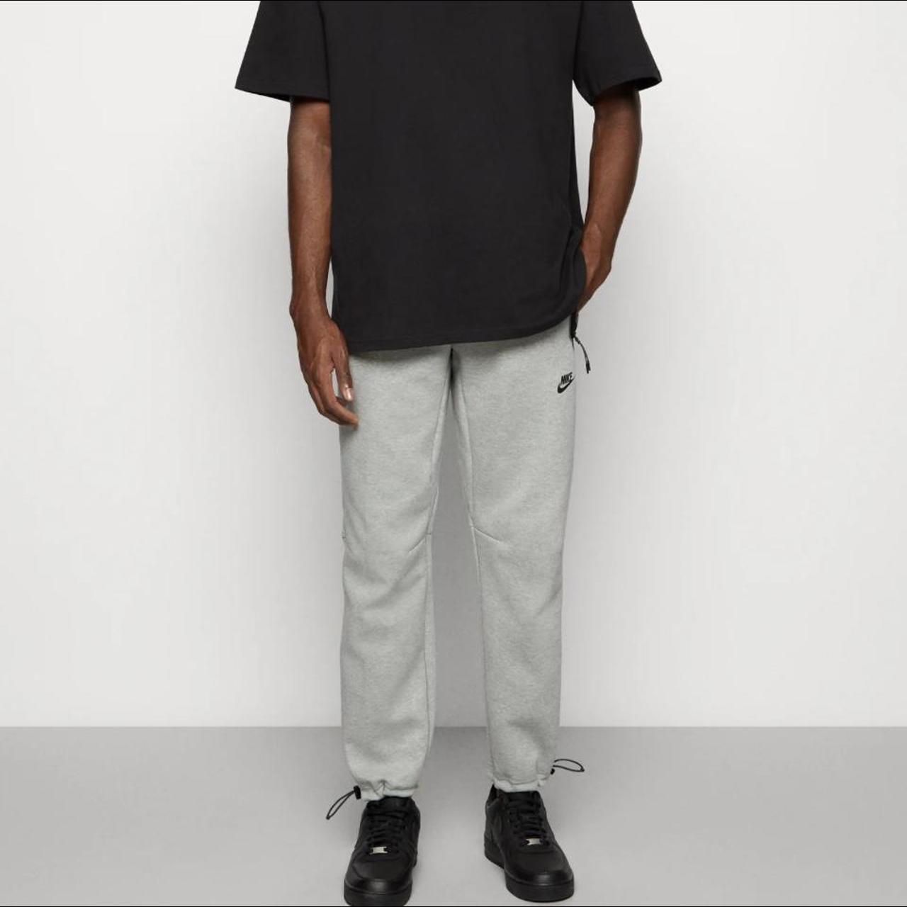 baggy nike tech fleece