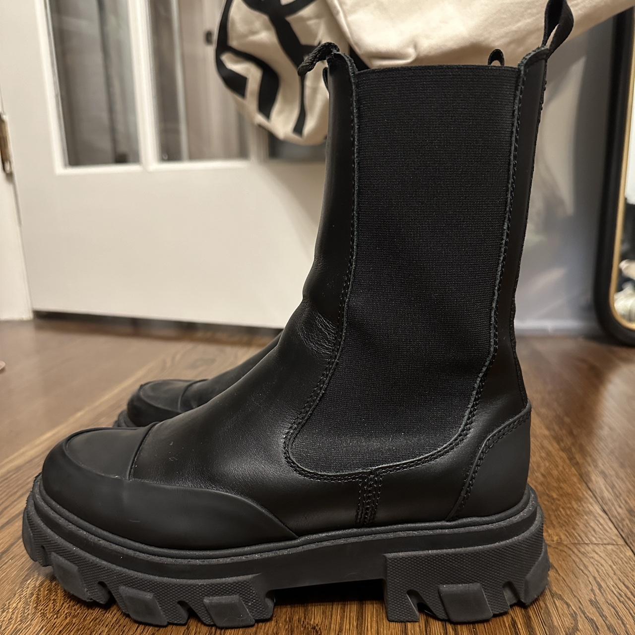 【Ganni】Cleat Mid Chelsea Boots Black Ganni cleated mid Chelsea boots black patent leather | Pipe