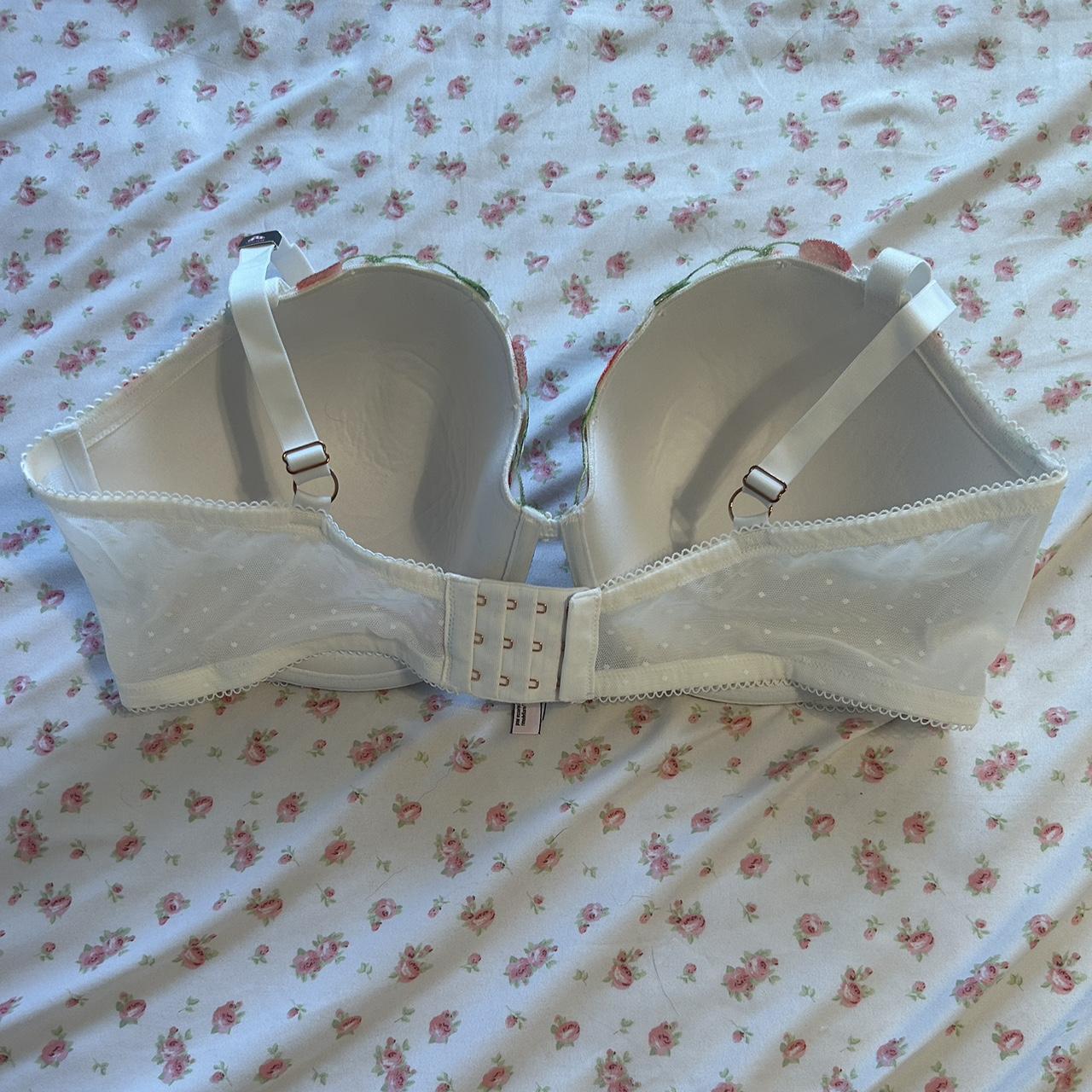 Victoria's Secret bra. Barely worn. Size 38D. - Depop