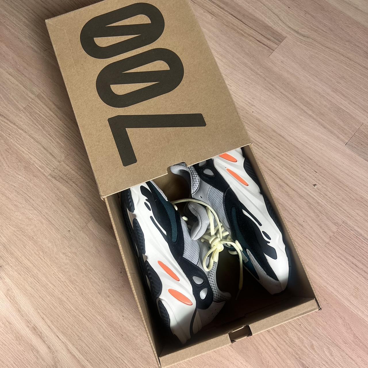 Ua on sale yeezy 700