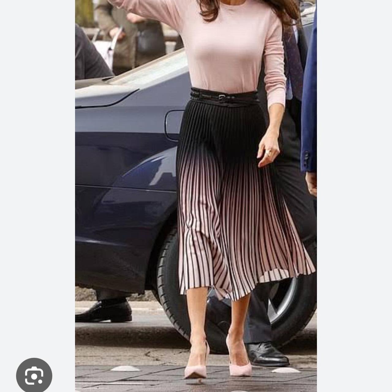 Reiss Marlie Ombré Pleated Midi Skirt Black (light | Depop