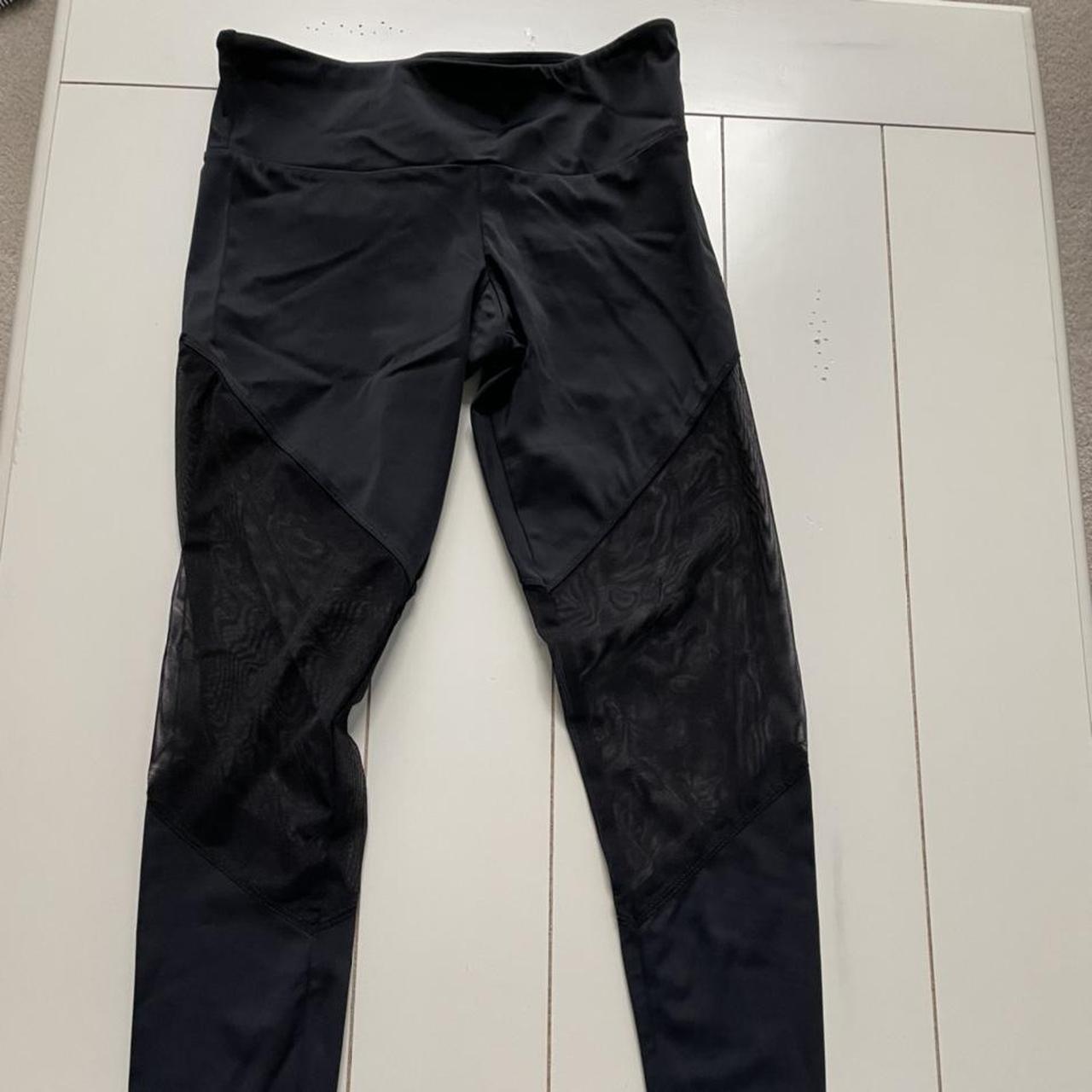 Small/Medium Black Leggings / Yoga Pants with a dope - Depop