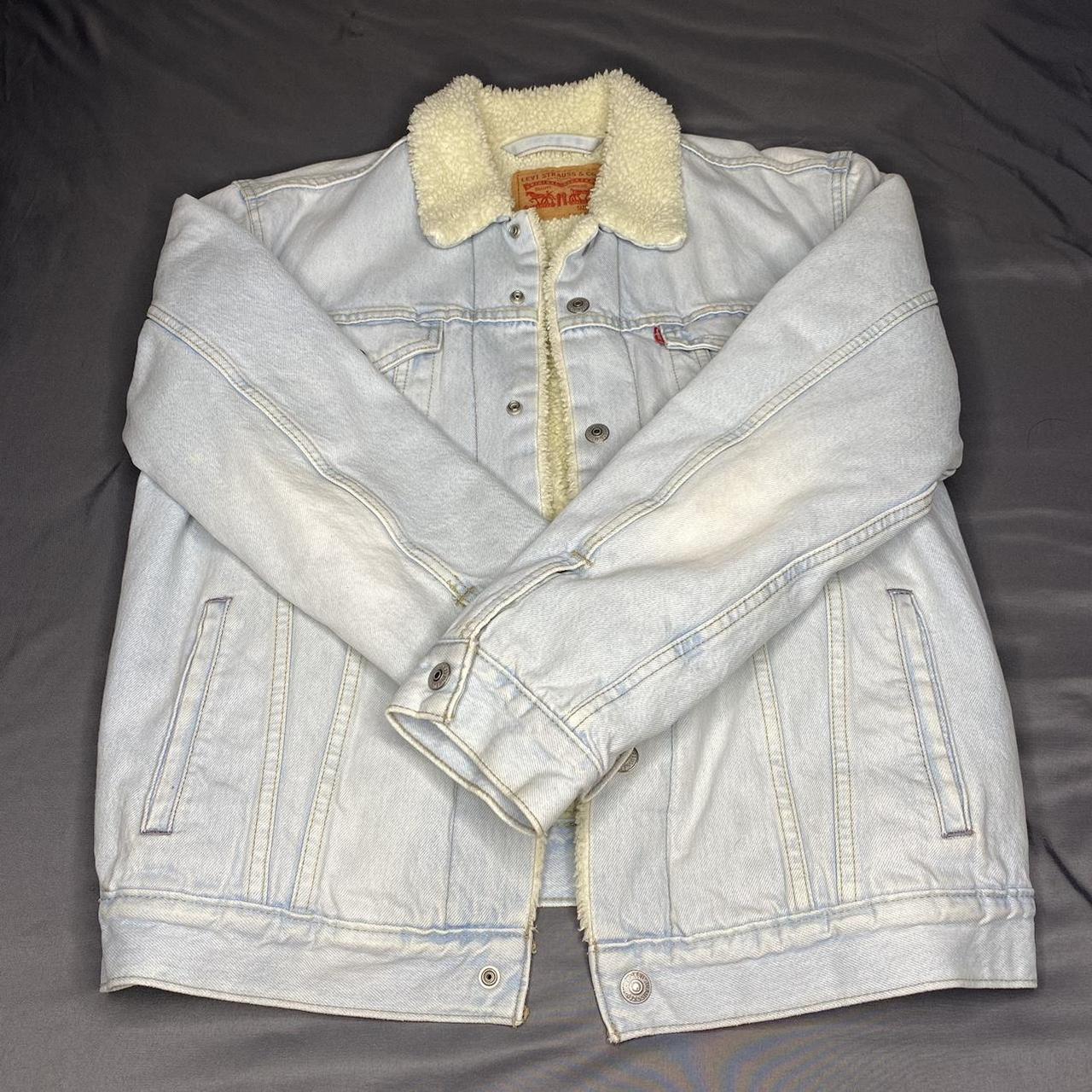 Levi’s Sherpa trucker jacket - L Has not been worn... - Depop