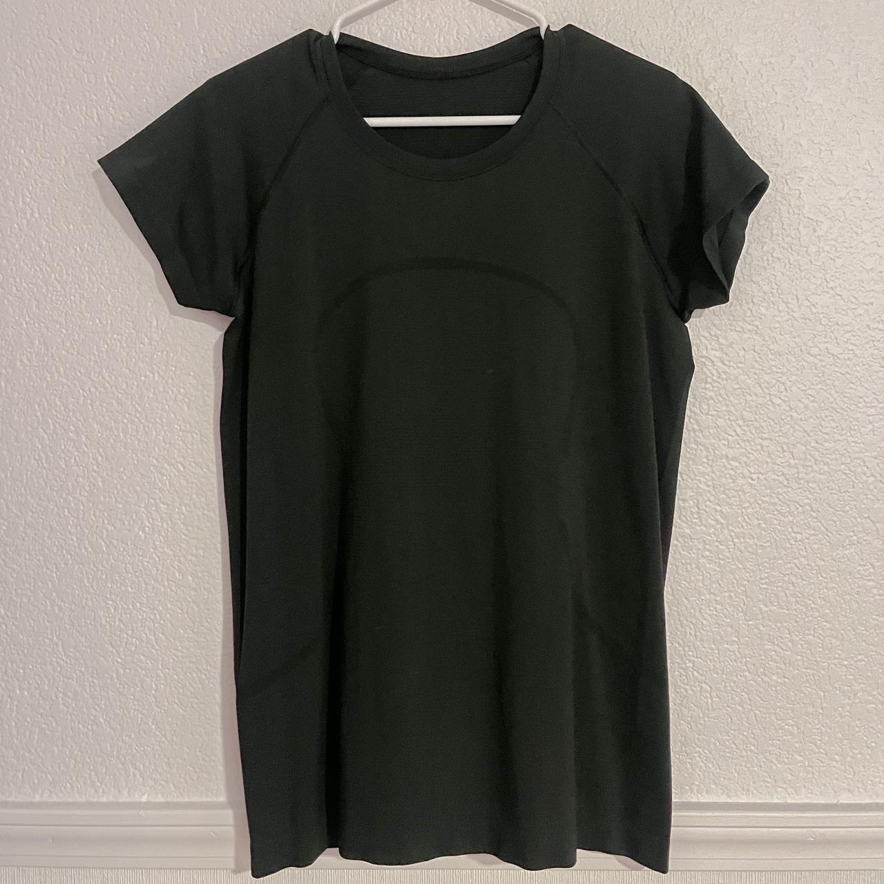 Lululemon Women's Black T-shirt | Depop