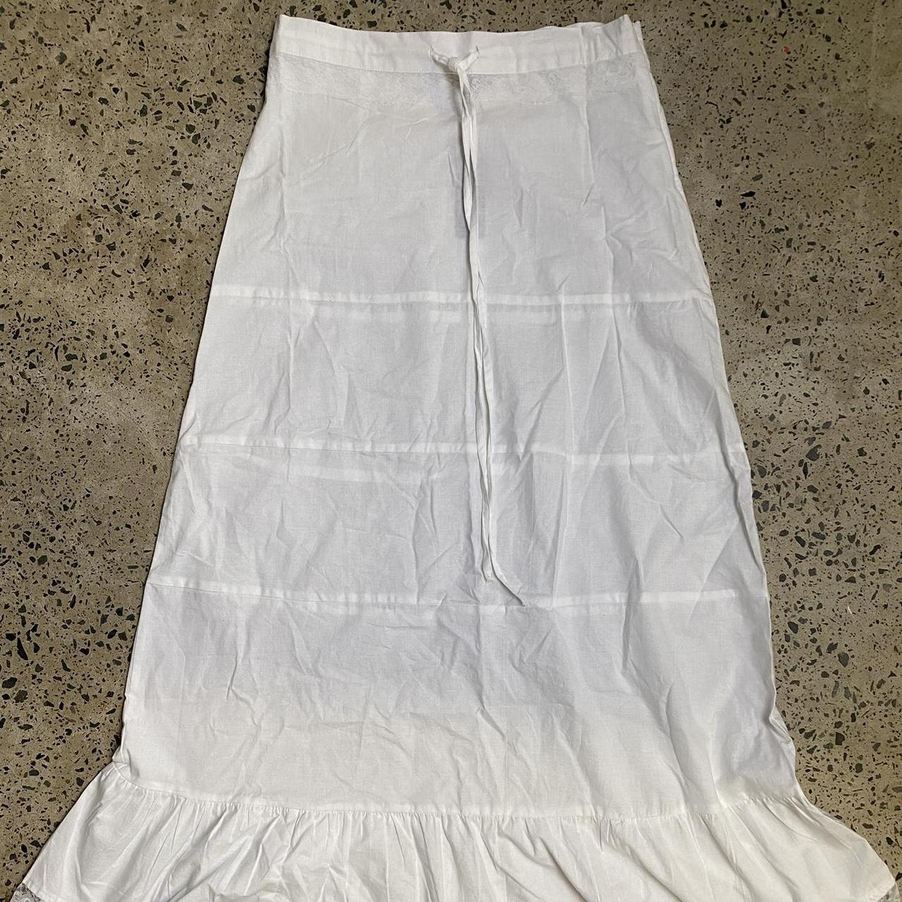 White maxi skirt lace bottom - Depop