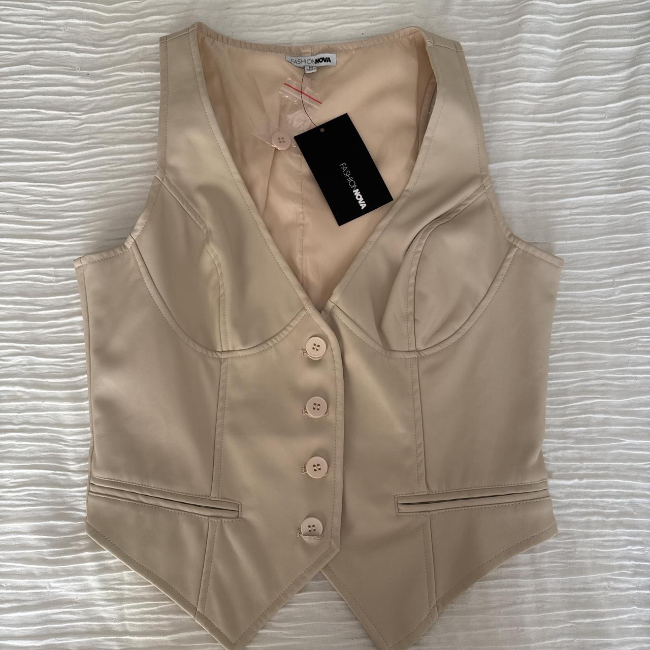 item listed by ariacloset