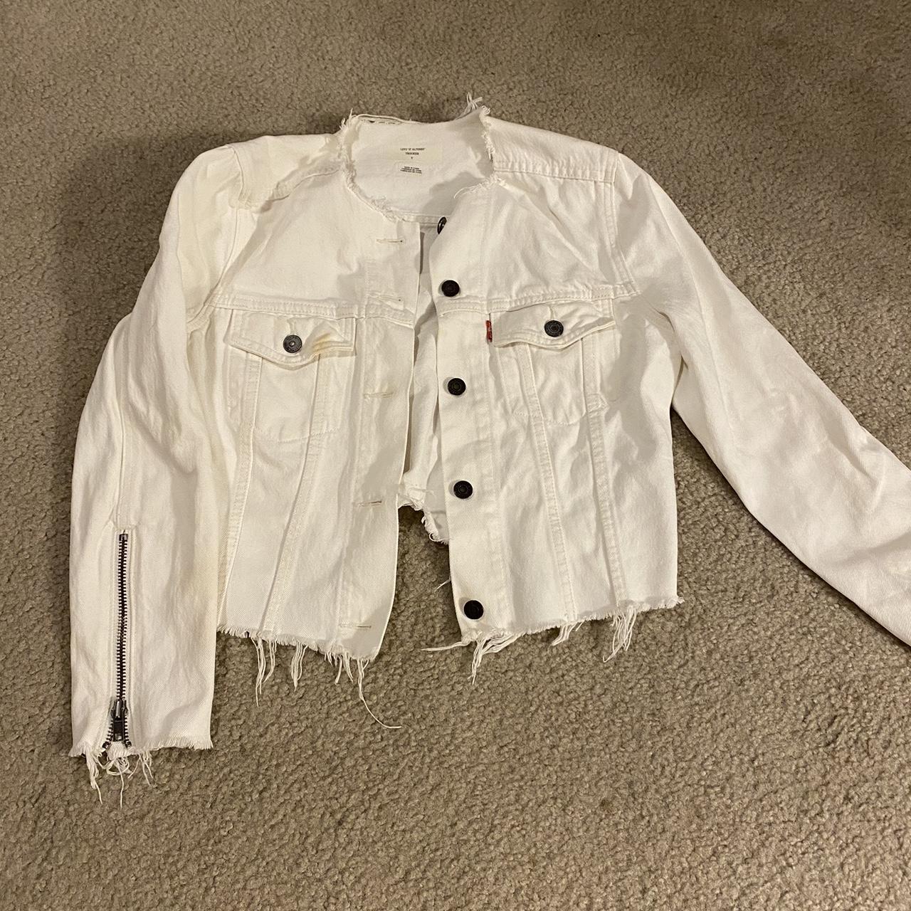 Adorable altered neck white levi jacket small... Depop