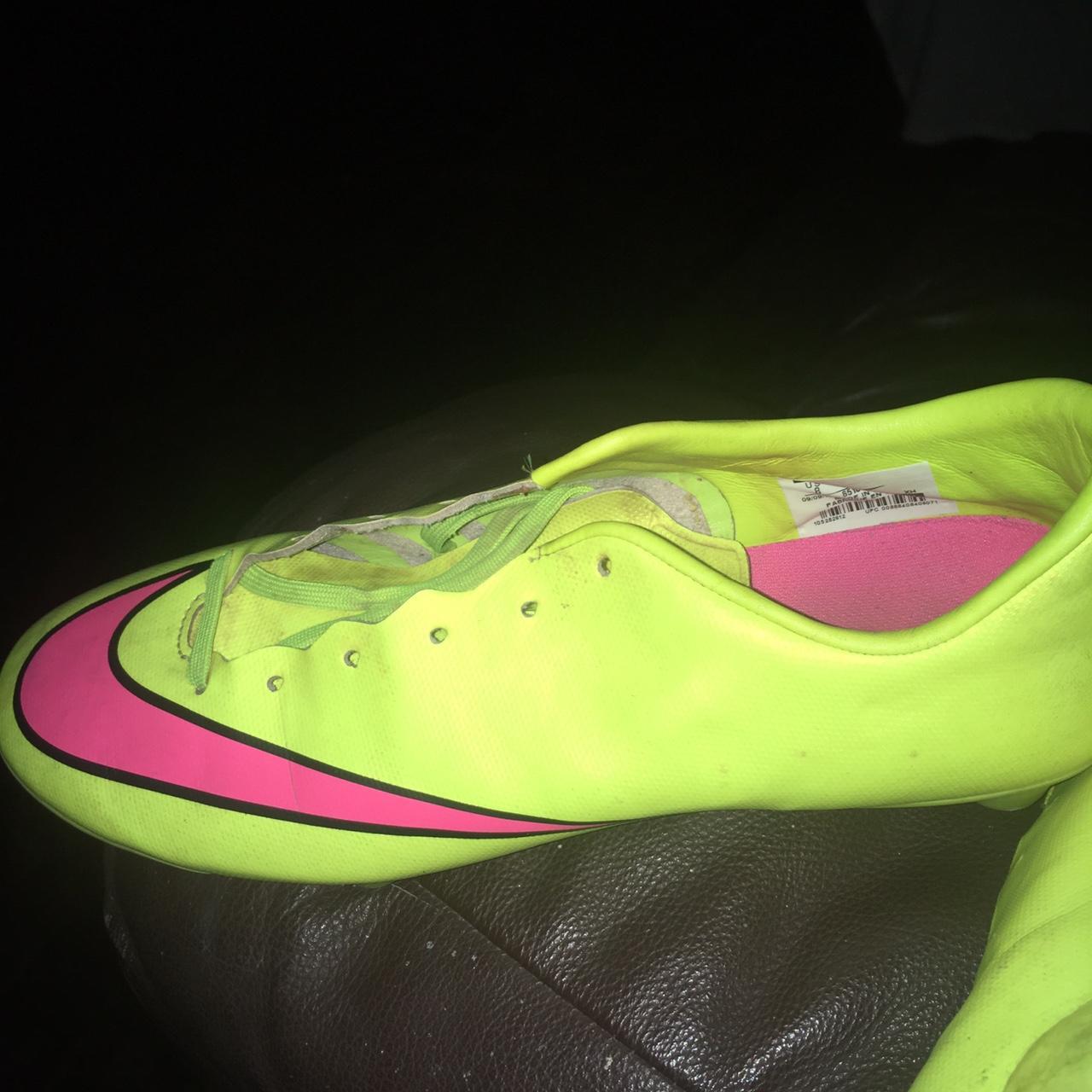 nike trainers lime green