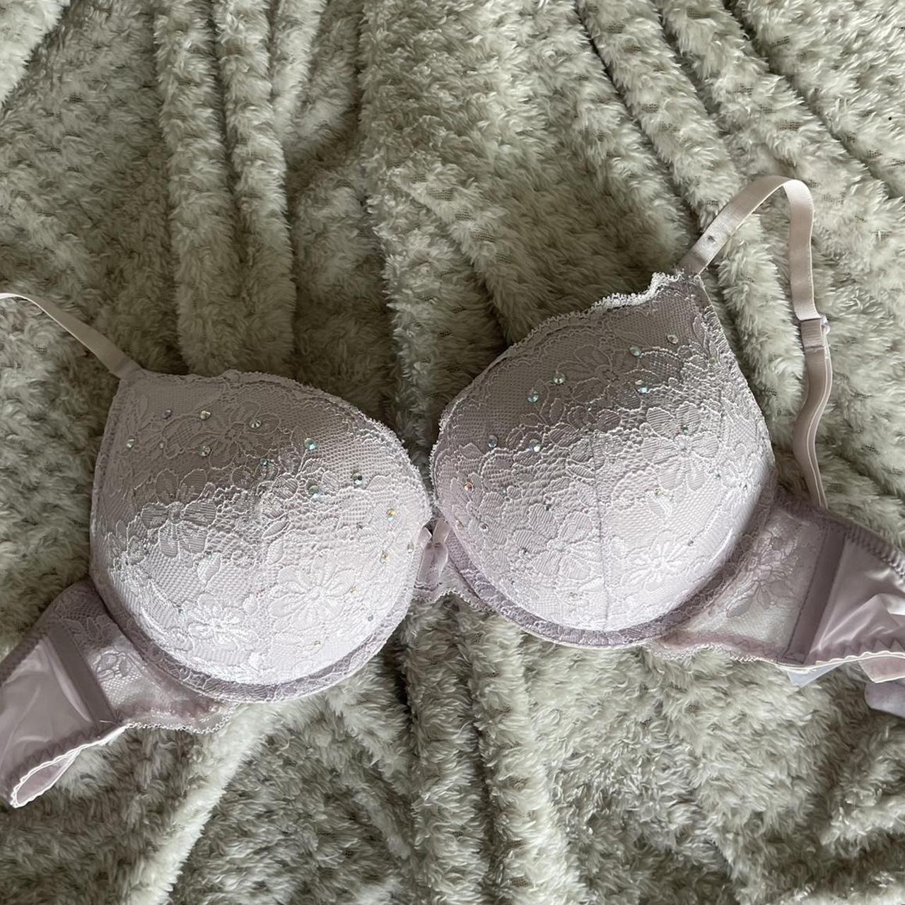 Lilac diamanté maximise bra 💜 36B Never worn P&P... - Depop