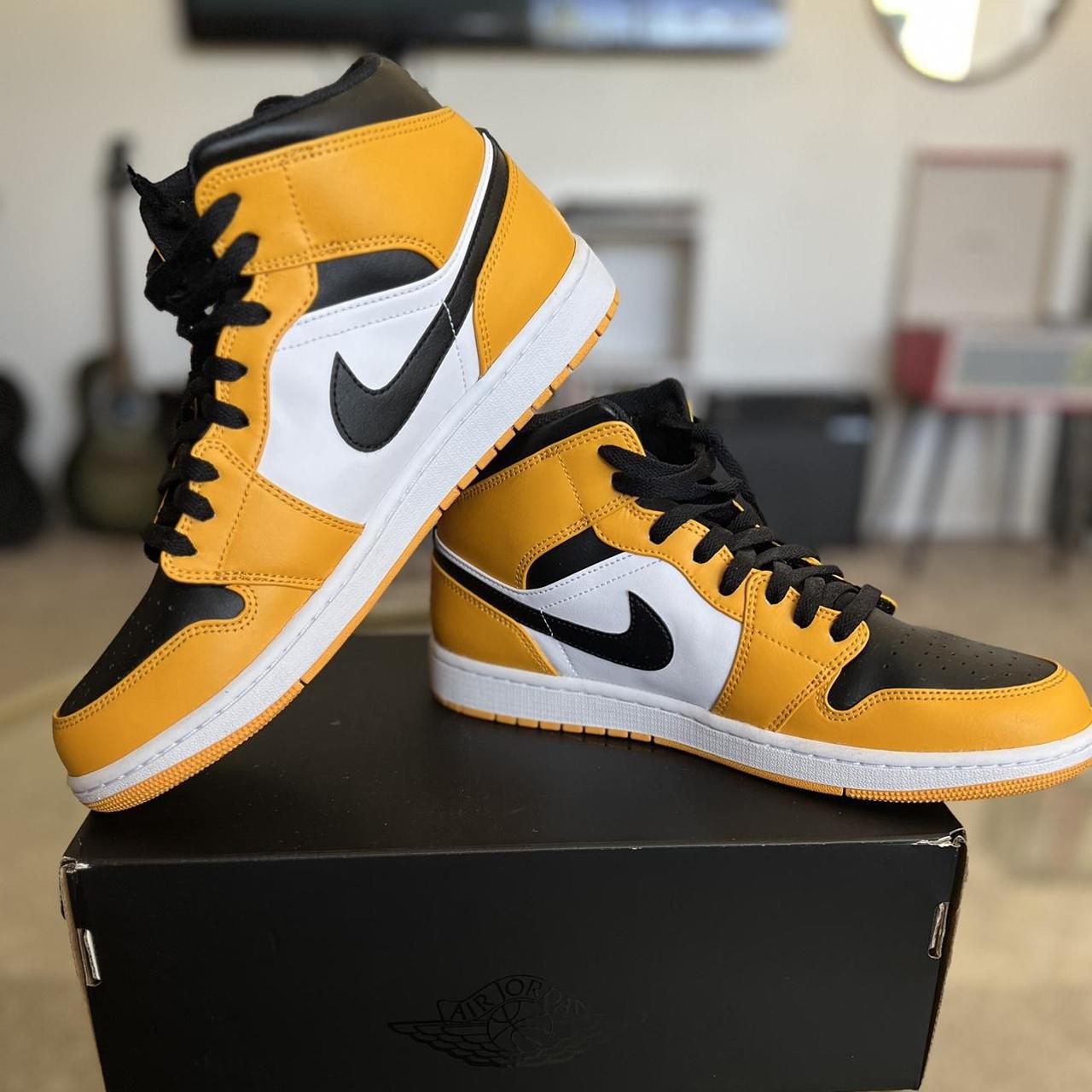 jordan 1 mid white yellow black