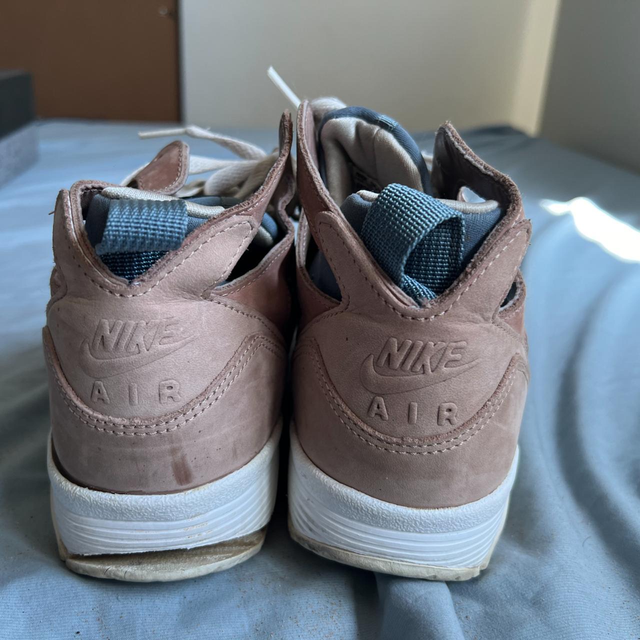 NIKE 2002 AIR TRAINER HUARACHE ESCAPE BISQUE 10 | Depop