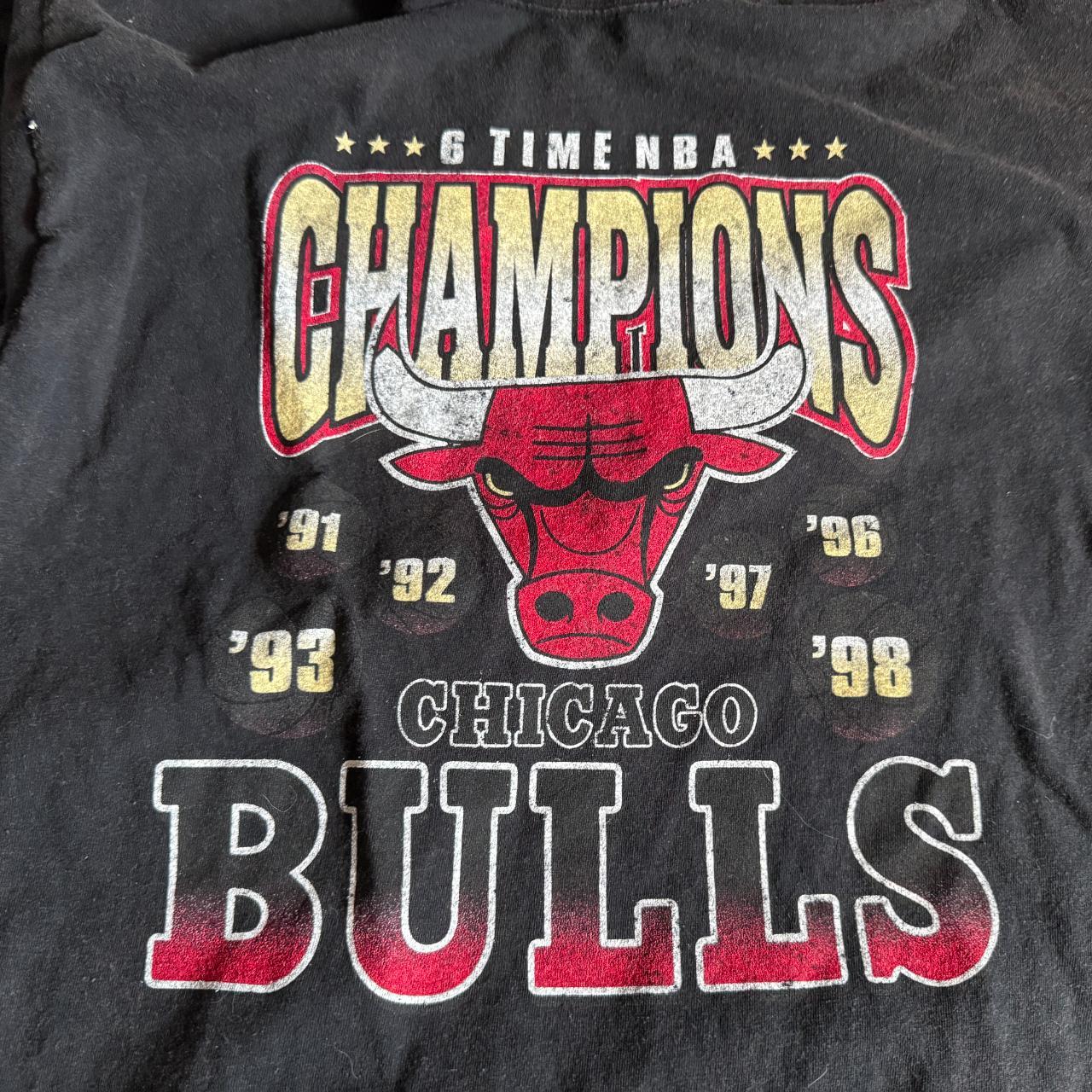Mitchell & Ness Men's T-shirt - Black - M – Mitchell & Ness Chicago Bulls Vintage distressed …