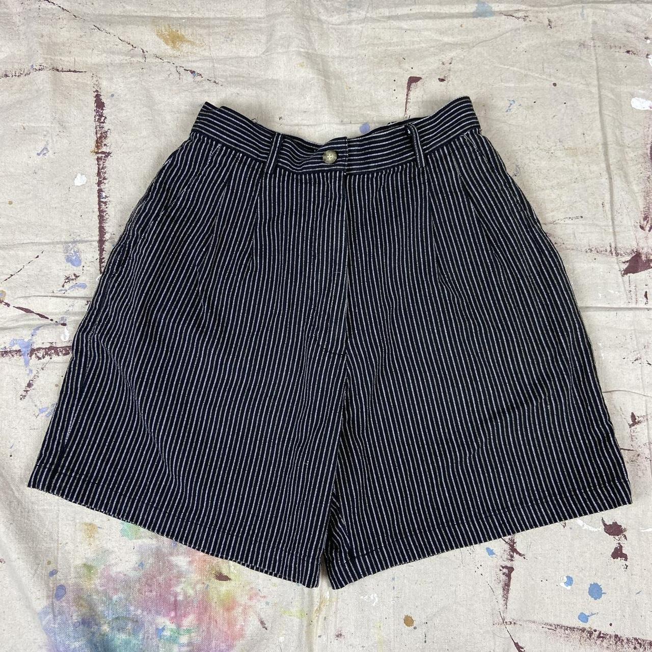 Rafaella Women's Black and Cream Shorts | Depop