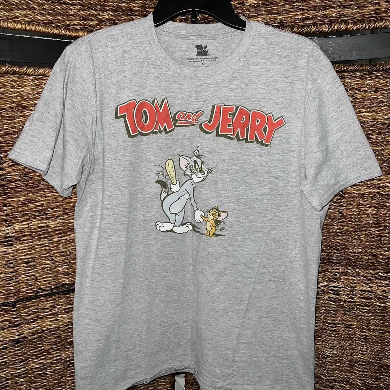 Nice Tom & Jerry shirt in a nice gray color - Depop