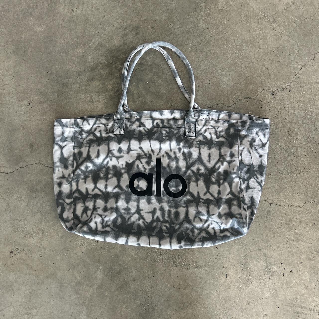 Alo yoga tote bag brand new Depop