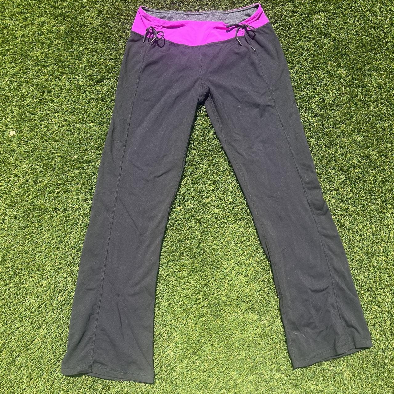 comfy/cute flair mid-rise yoga pants. says size - Depop