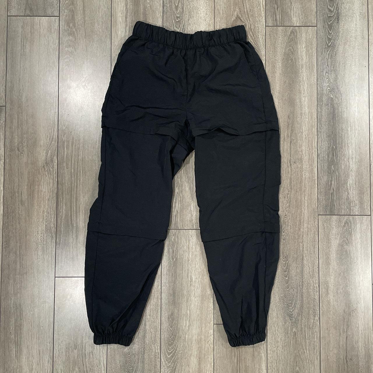 black parachute cargo pants • no pay pal payments •... - Depop