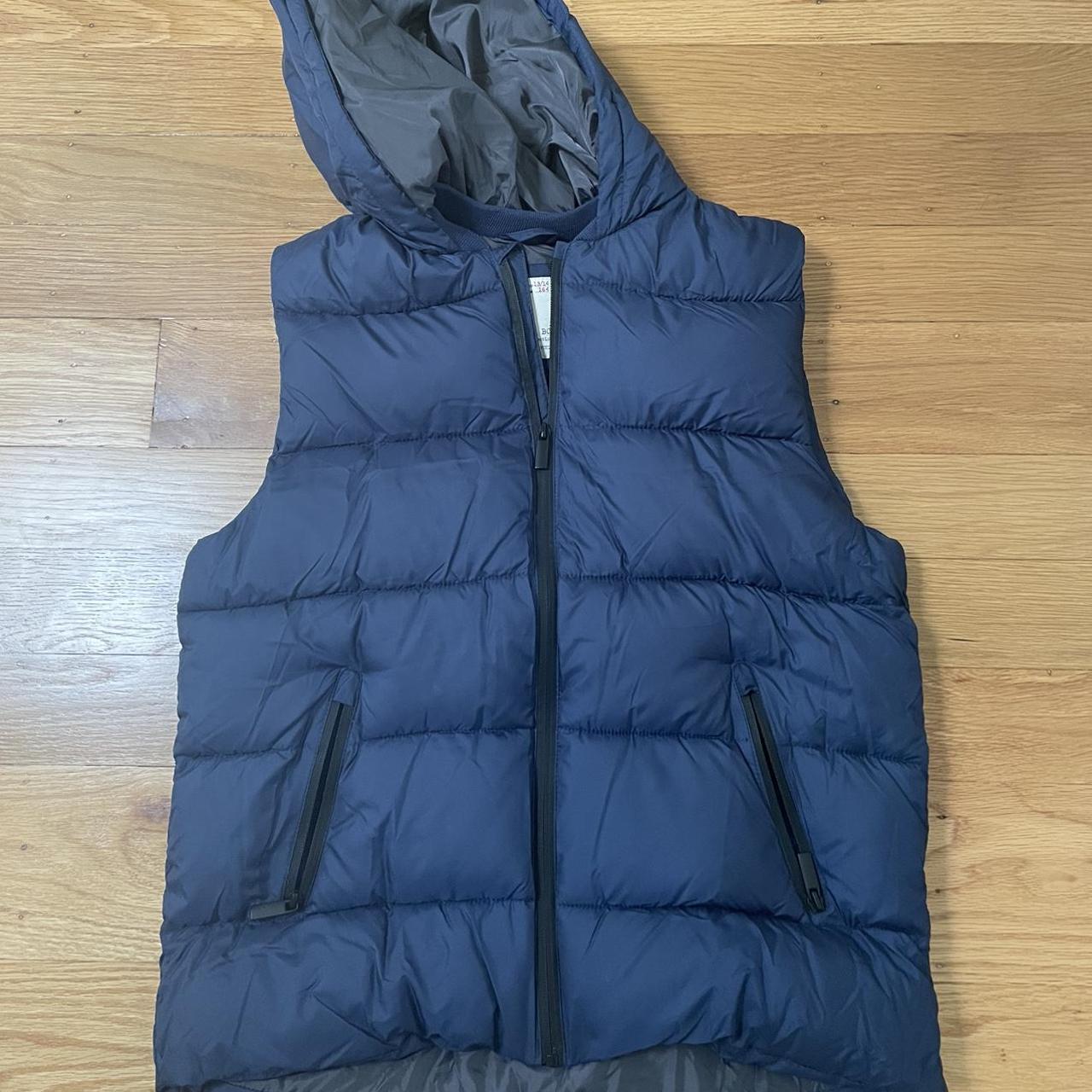 Zara Men's Navy and Black Gilet | Depop