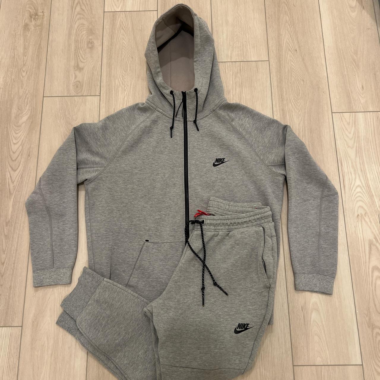 Nike retailer Sweatsuit L