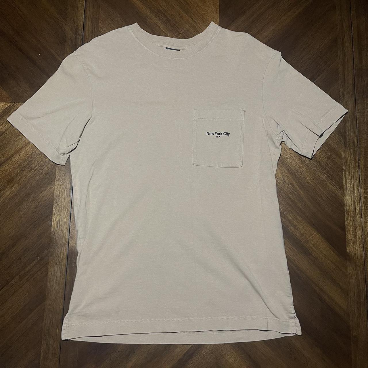 H&M Beige New York City Shirt! comes with front - Depop