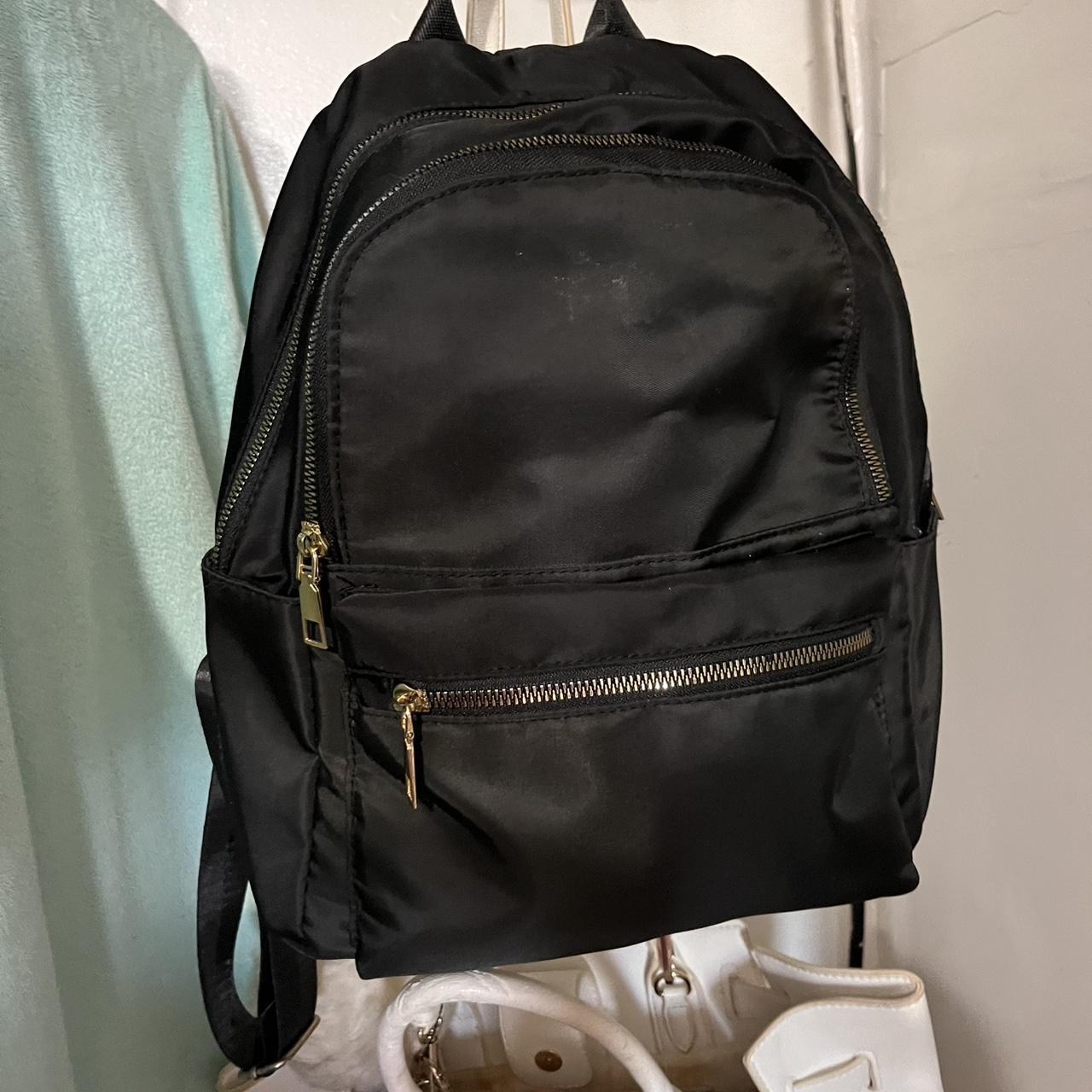 item listed by gabbycloset