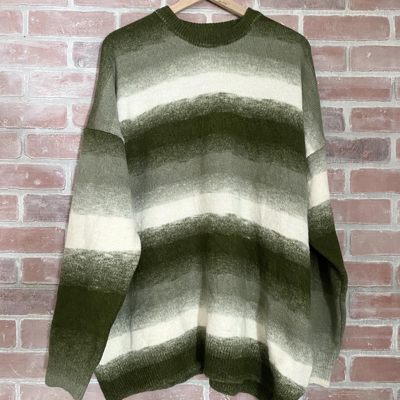 Boohoo Men's Green and White Jumper