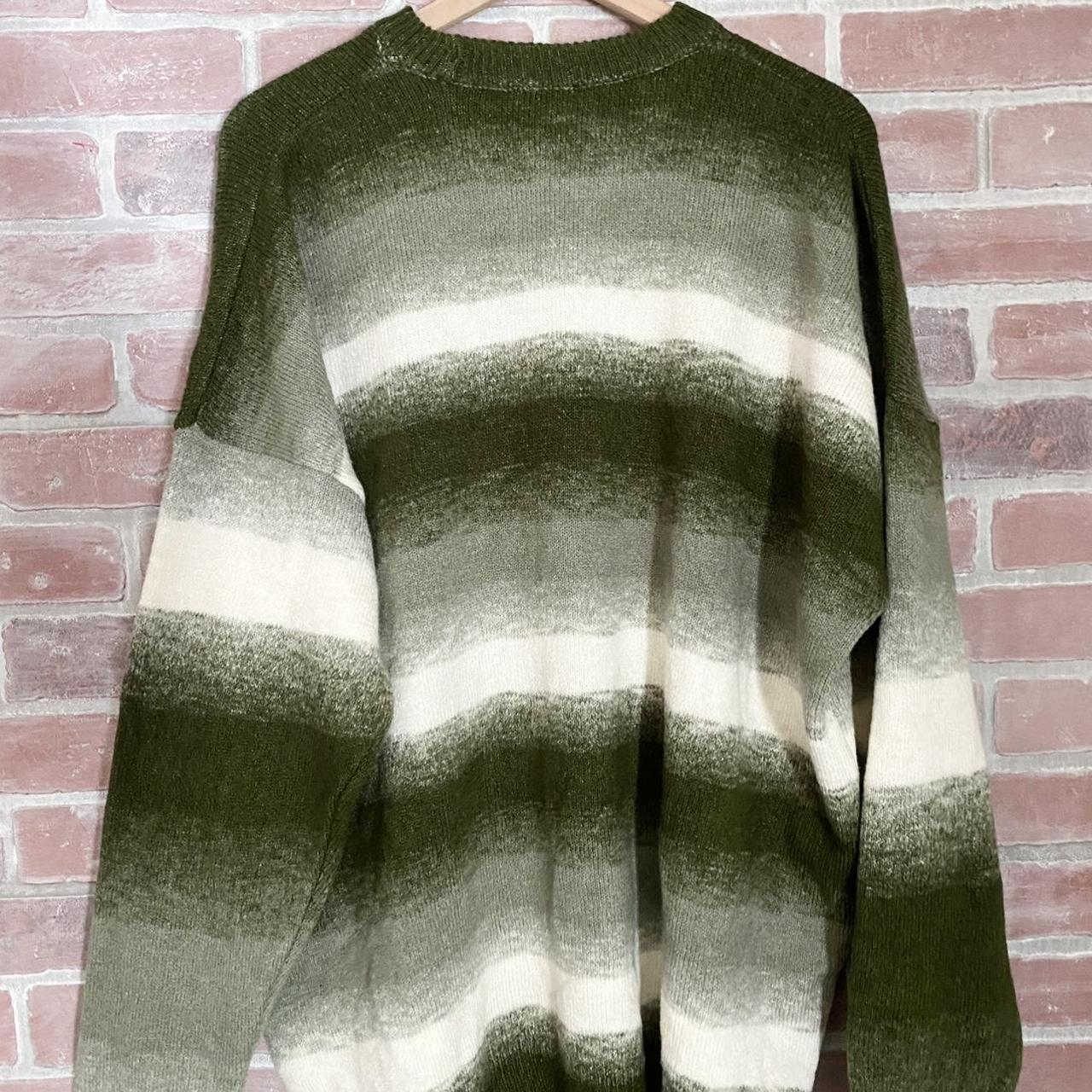 Boohoo Men's Green and White Jumper (2)