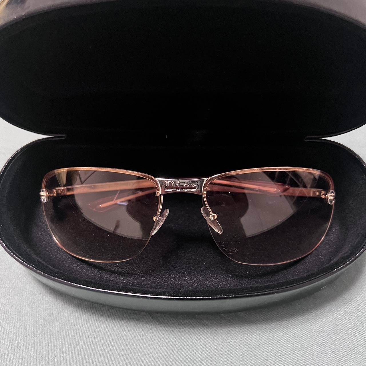 VINTAGE CHANEL SUNGLASSES - comes with case , Amazing