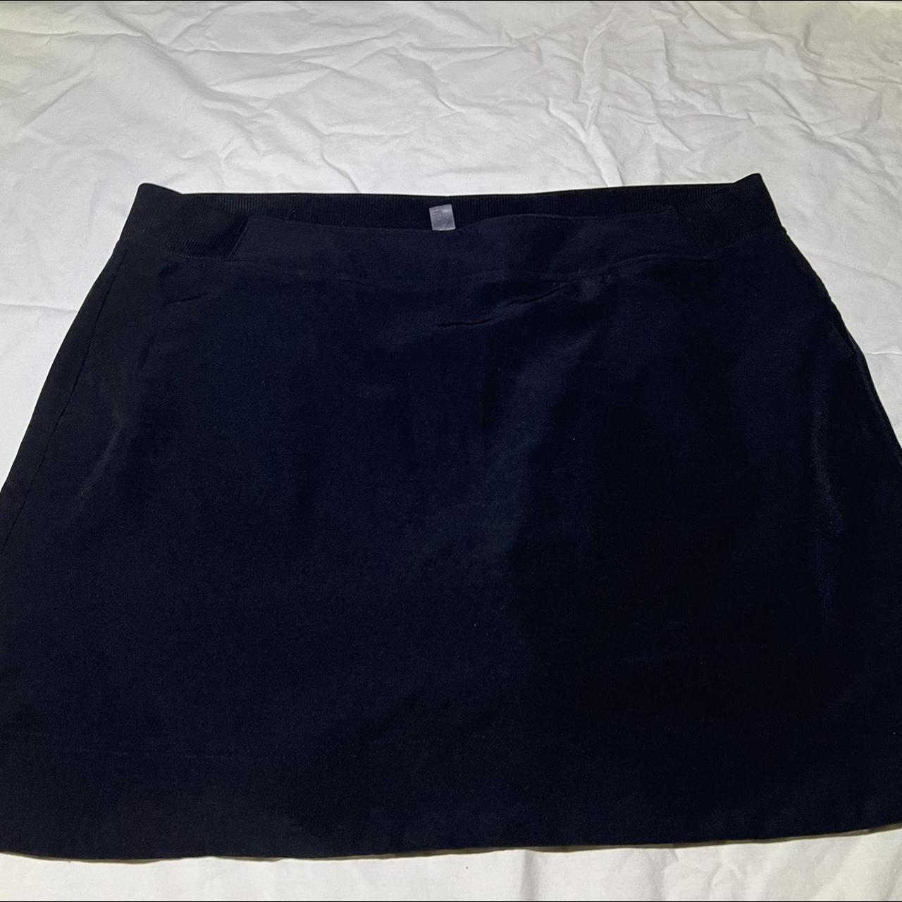 32 Degrees Women's Black Skirt | Depop