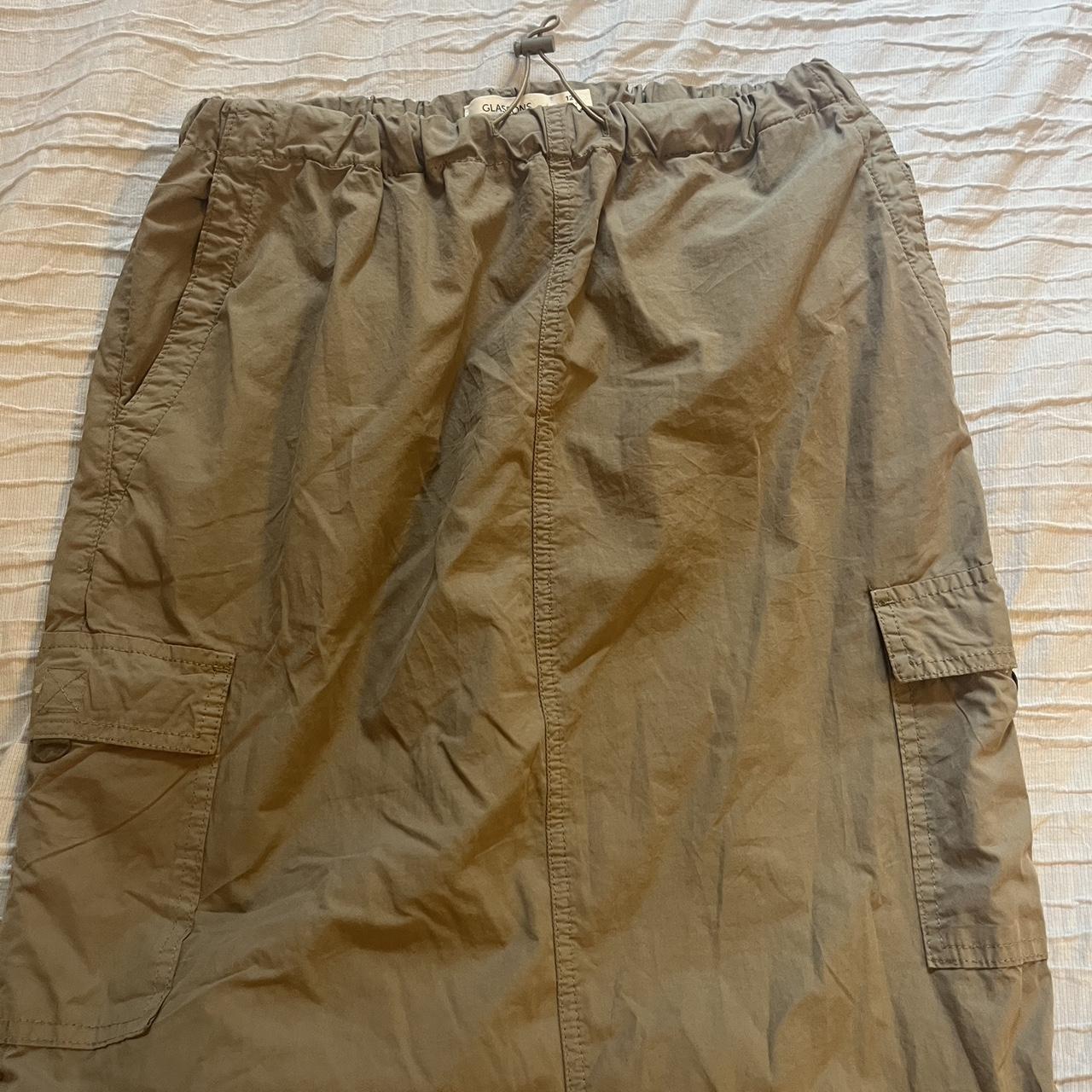 Glassons green midi parachute skirt, Brand New,... Depop