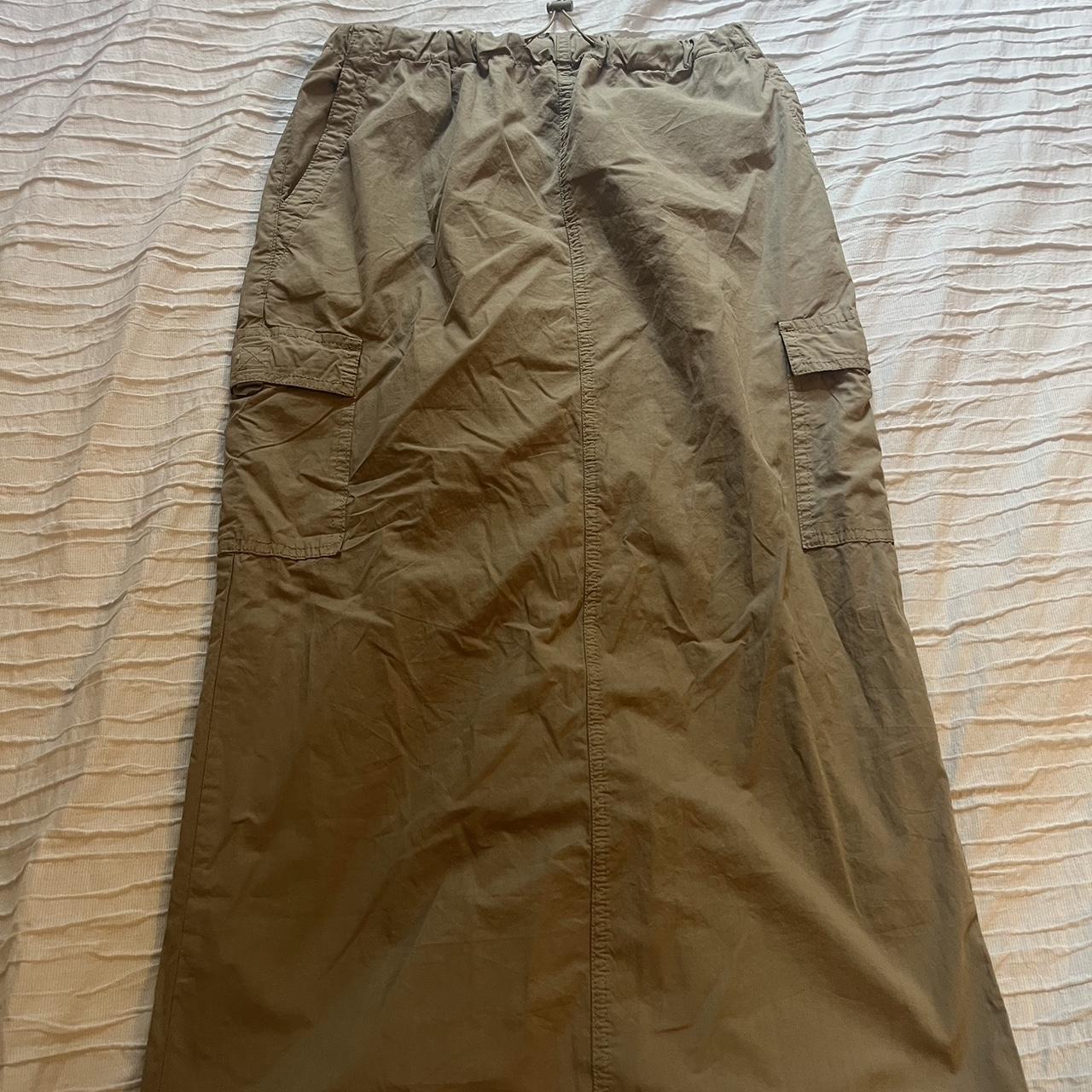 Glassons green midi parachute skirt, Brand New,... Depop