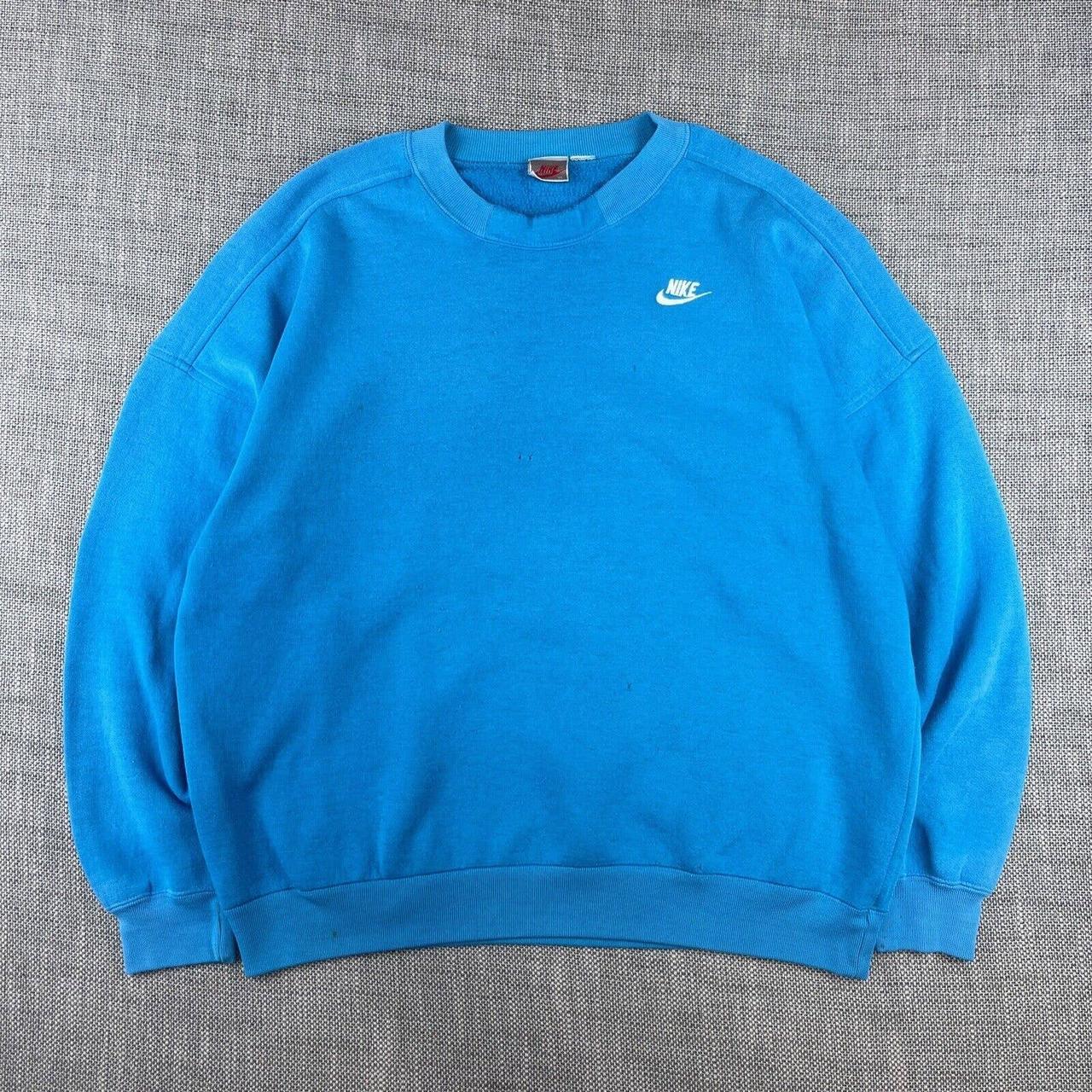 Nike crewneck discount sweatshirt light blue