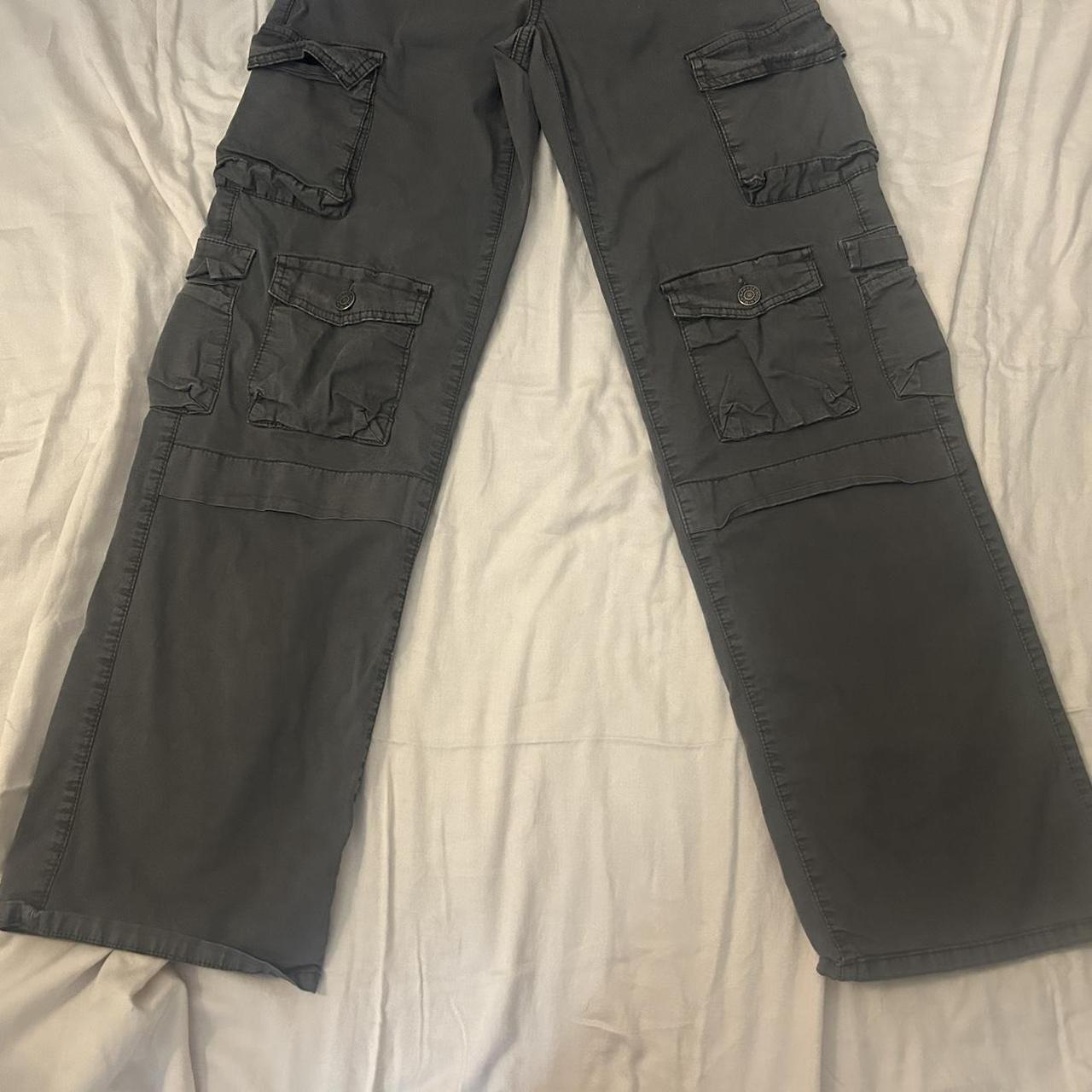 GARAGE carter low rise cargo pants Lightly used Depop